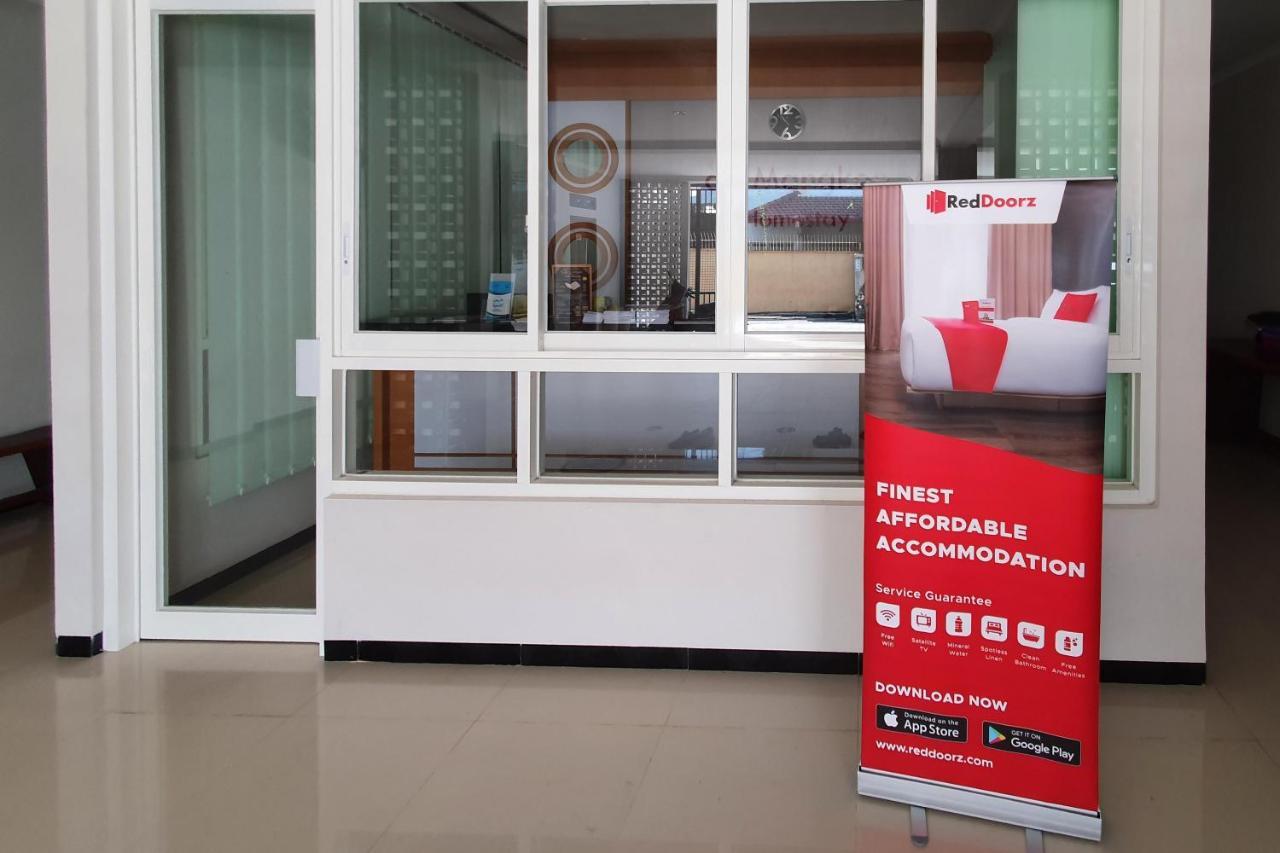 Reddoorz Syariah Near Solo Paragon Mall 2 Bonorejo Exterior photo